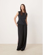 longline tailored top in black
