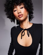 keyhole cut out bodysuit in black