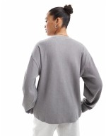oversized long sve henley in waffle in grey