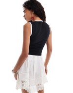 shinju scoop neck top in black and white