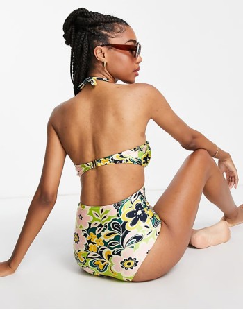 Swimwear & Beachwear