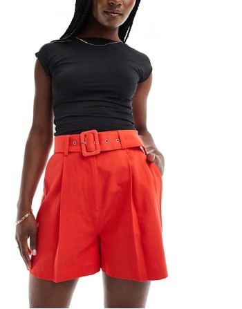 tailored belted shorts with linen in red