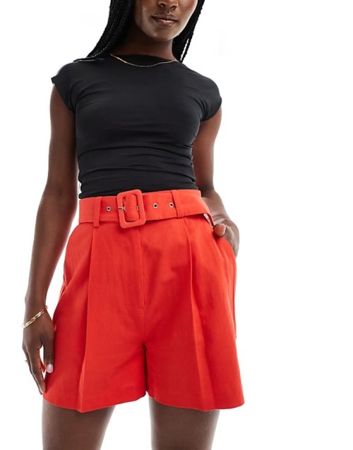 tailored belted shorts with linen in red