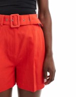 tailored belted shorts with linen in red