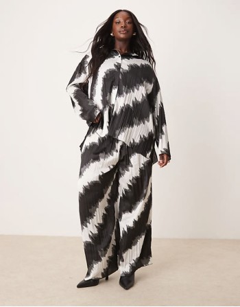 Curve plisse relaxed shirt and trousers co-ord in mono print