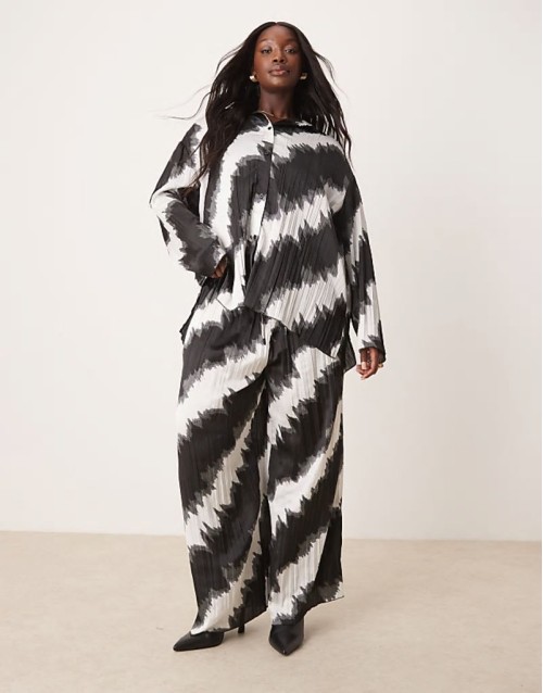 Curve plisse relaxed shirt and trousers co-ord in mono print